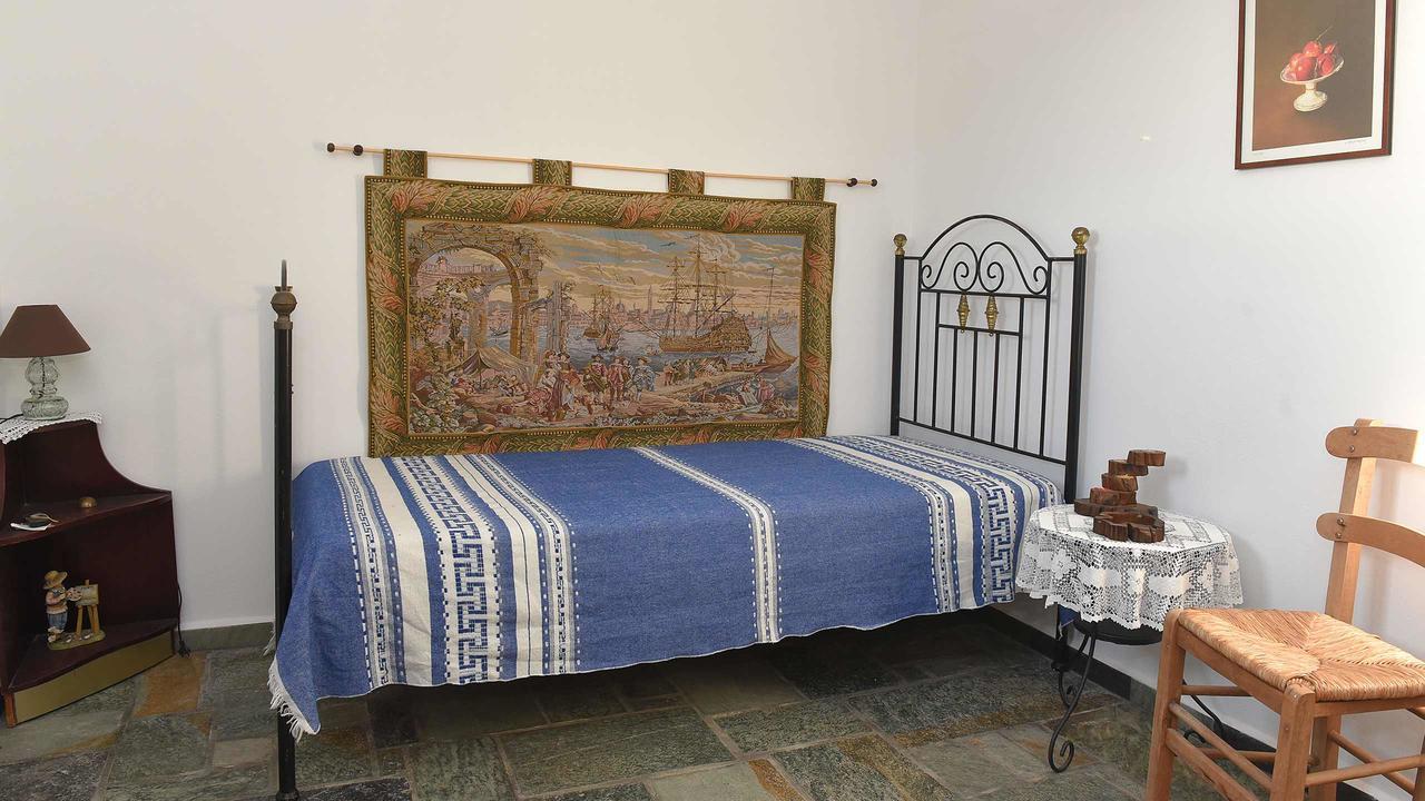 Anemos And Almyra Apartment Kini Екстериор снимка