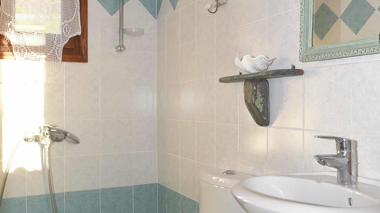 Anemos And Almyra Apartment Kini Екстериор снимка