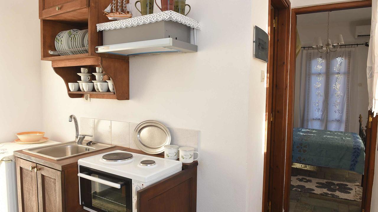 Anemos And Almyra Apartment Kini Екстериор снимка